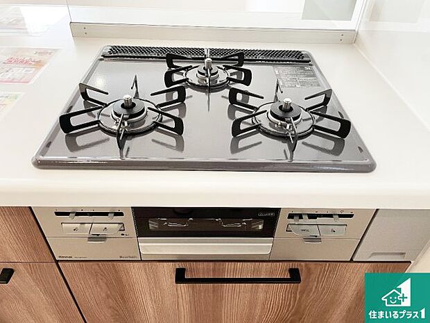 【コンロ】ダブル高火力Siセンサー付きコンロ!3口あるので、まとめて料理をする時も大活躍!