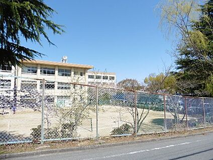 奈良市立二名中学校 徒歩784m
