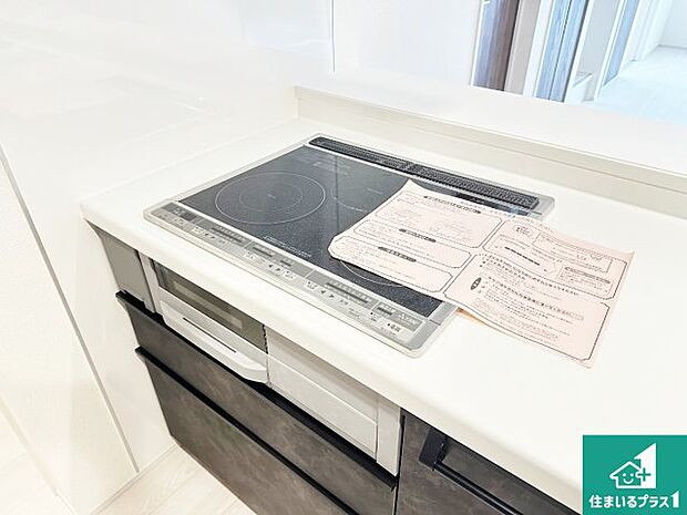 【コンロ】ダブル高火力Siセンサー付きコンロ!3口あるので、まとめて料理をする時も大活躍!