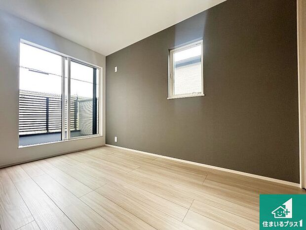 【洋室】シンプルな洋室は、自分好みのインテリアが楽しめます♪ご家族とインテリアや家具を選びに行くのは新築購入時の醍醐味の一つです。ぜひお楽しみください♪