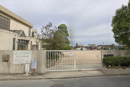 葛城市立新庄小学校 徒歩210m