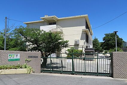 枚方市立春日小学校 徒歩420m