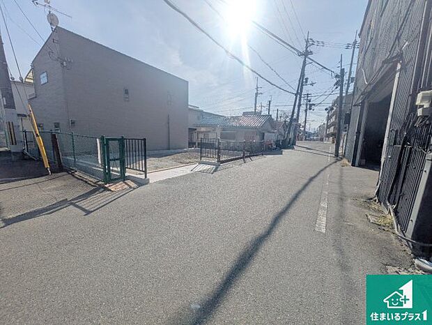 【外観】周辺は落ち着いた街並みの住宅地!子育てがしやすい住環境です!まだ未完成ですが、現地でしかわからない事もございます。是非一度ご覧ください。