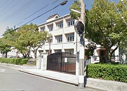 神戸市立広陵中学校 徒歩950m