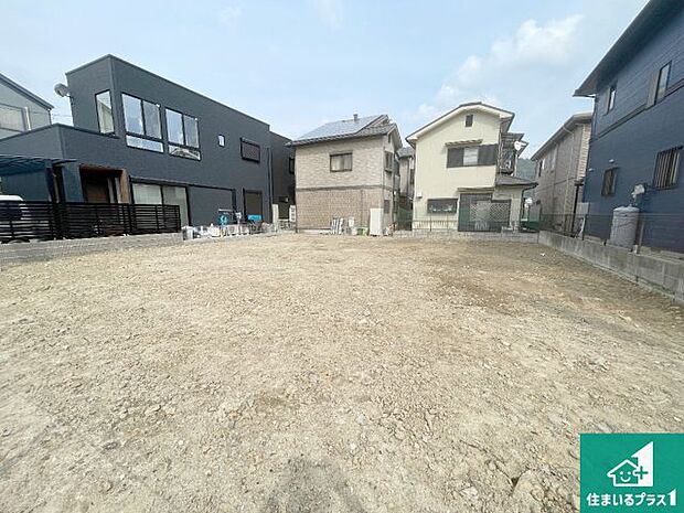 【外観】周辺は落ち着いた街並みの住宅地!子育てがしやすい住環境です!まだ未完成ですが、現地でしかわからない事もございます。是非一度ご覧ください。