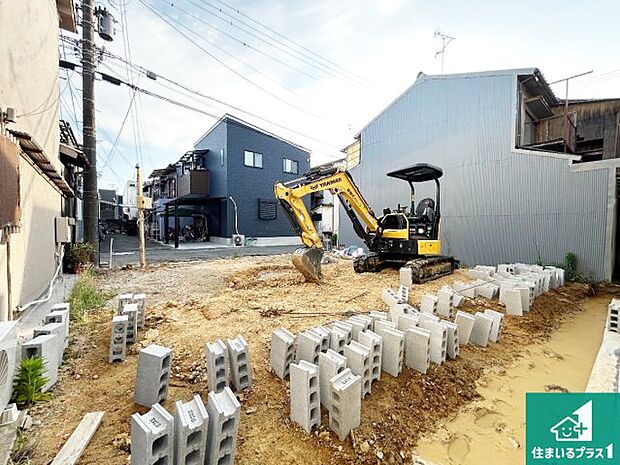 【外観】周辺は落ち着いた街並みの住宅地!子育てがしやすい住環境です!まだ未完成ですが、現地でしかわからない事もございます。是非一度ご覧ください。