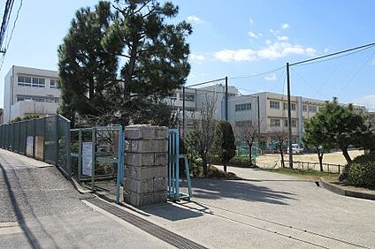 枚方市立津田中学校 徒歩734m