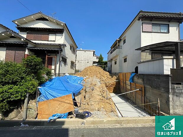 【外観】現在建築中！落ち着いた街並みで新生活を始めることが出来そう！周辺の物件も併せてご紹介させて頂きます！
