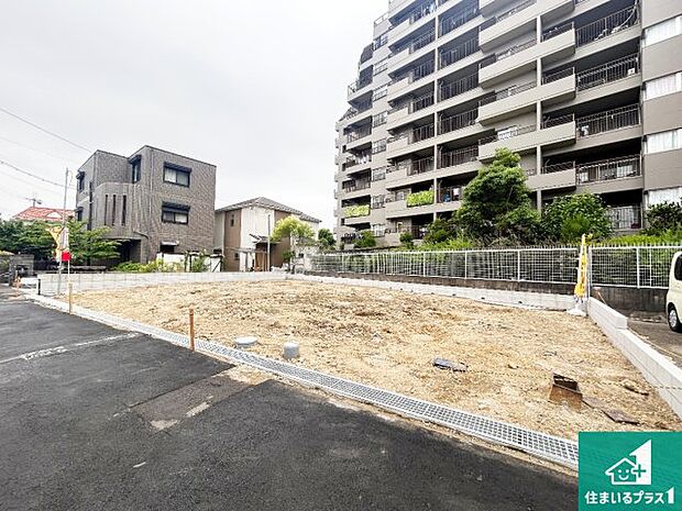 【外観】周辺は落ち着いた街並みの住宅地！子育てがしやすい住環境です！まだ未完成ですが、現地でしかわからない事もございます。是非一度ご覧ください。
