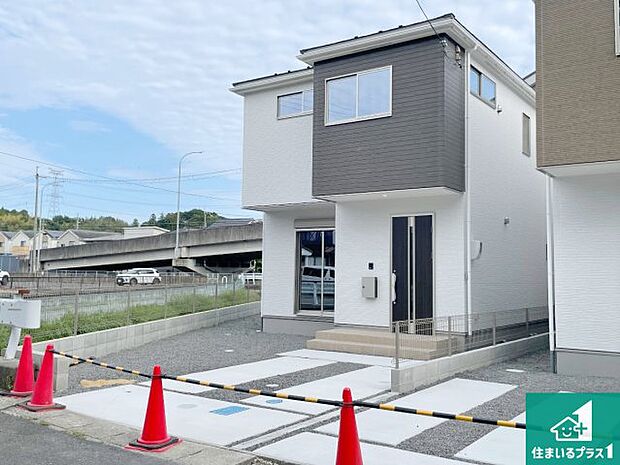 【外観】安心の10年保証!外観を美しく保ち、雨水で汚れを落とします!気になることがありましたら、お気軽にお問い合わせください!