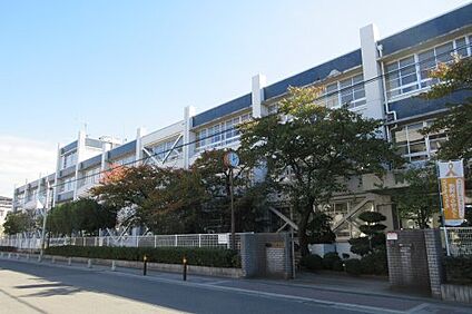 寝屋川市立第一中学校 徒歩1050m