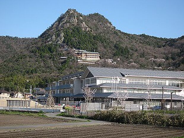 東近江市立箕作小学校
