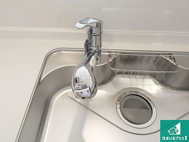 【キッチン水栓】浄水器を内蔵！炊飯時、お茶を作る時に安心してお水を使えます！お湯と冷水、浄水と原水、シャワーの切替えもワンタッチです！