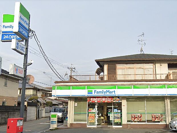 ファミリーマートナラ本高田店
