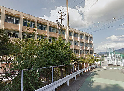 神戸市立甲緑小学校 徒歩160m