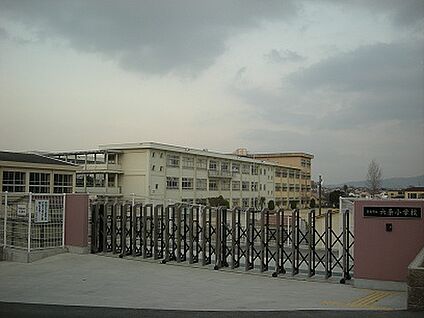 奈良市立六条小学校 徒歩1000m
