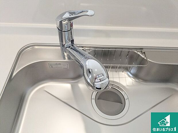 【キッチン水栓】浄水器を内蔵!炊飯時、お茶を作る時に安心してお水を使えます!お湯と冷水、浄水と原水、シャワーの切替えもワンタッチです!