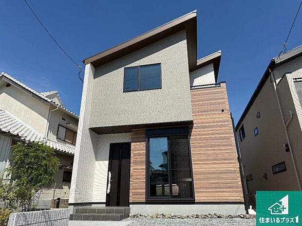 【外観】安心の10年保証!外観を美しく保ち、雨水で汚れを落とします!気になることがありましたら、お気軽にお問い合わせください!