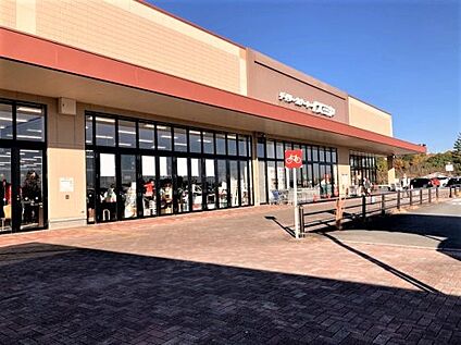 イズミヤ 桂坂店 徒歩967m