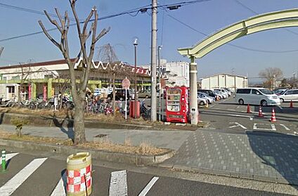 スーパー中村屋木津店 徒歩750m