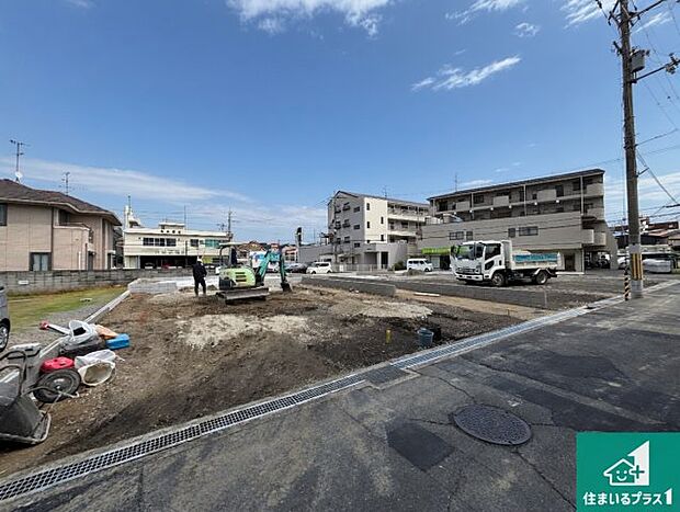 【外観】現在建築中!落ち着いた街並みで新生活を始めることが出来そう!周辺の物件も併せてご紹介させて頂きます!