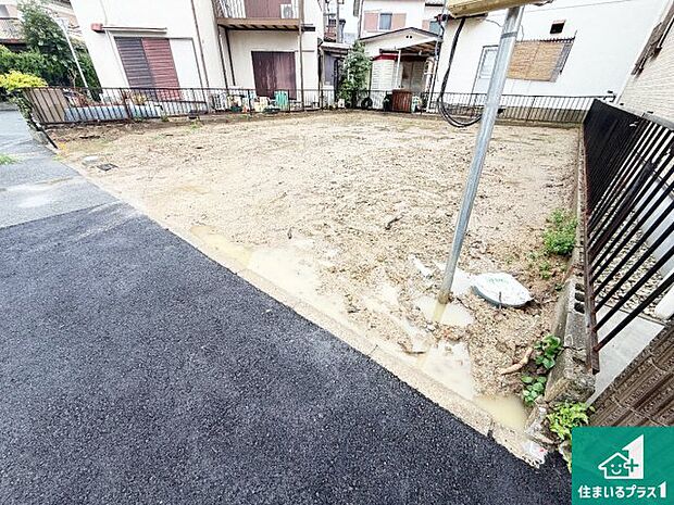 【外観】周辺は落ち着いた街並みの住宅地！子育てがしやすい住環境です！まだ未完成ですが、現地でしかわからない事もございます。是非一度ご覧ください。