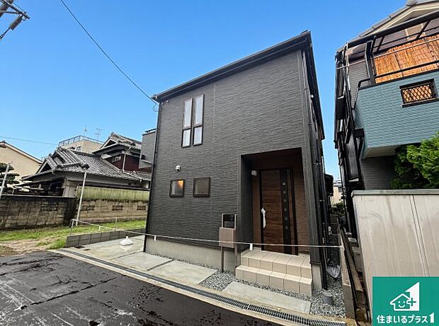 【外観】安心の10年保証!外観を美しく保ち、雨水で汚れを落とします!気になることがありましたら、お気軽にお問い合わせください!