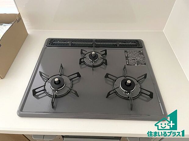 【コンロ】ダブル高火力Ｓｉセンサー付きコンロ！３口あるので、まとめて料理をする時も大活躍！