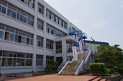 綾部市立綾部中学校 徒歩750m