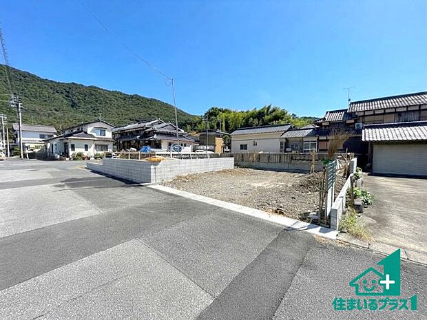 【外観】周辺は落ち着いた街並みの住宅地!子育てがしやすい住環境です!まだ未完成ですが、現地でしかわからない事もございます。是非一度ご覧ください。