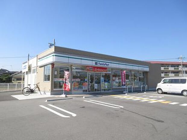 ファミリーマート 奈良中山町店