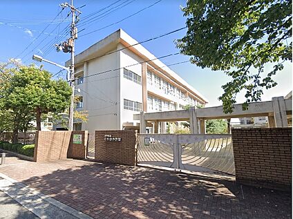 豊中市立桜井谷小学校 徒歩960m