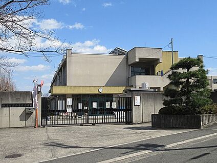 枚方市立西長尾小学校 徒歩850m