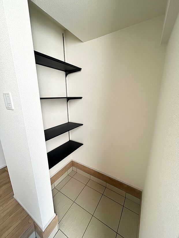 【土間収納（同仕様）】同仕様土間収納
