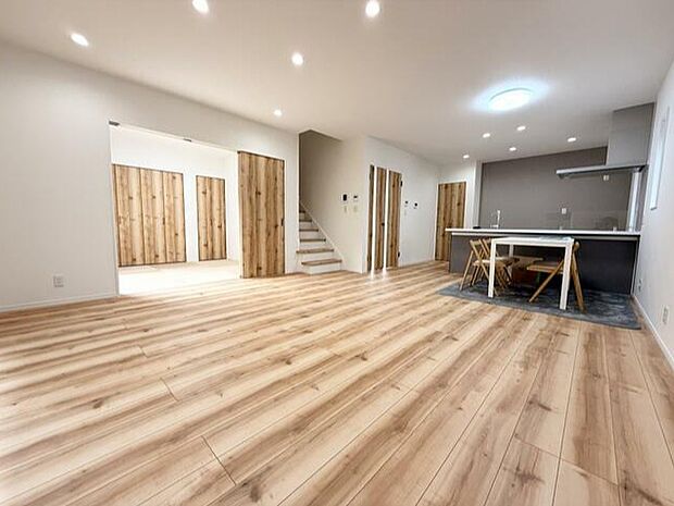 リビング床暖房付き!