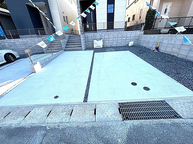 【2号棟】駐車並列2台可！