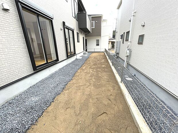 【3号棟】敷地広々56坪でお庭付き！