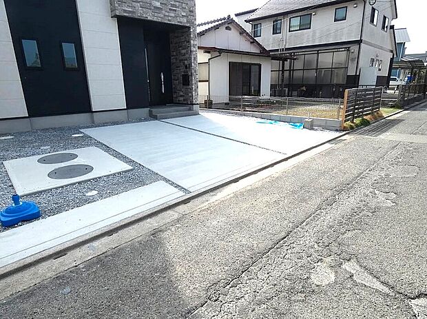 駐車並列3台可!