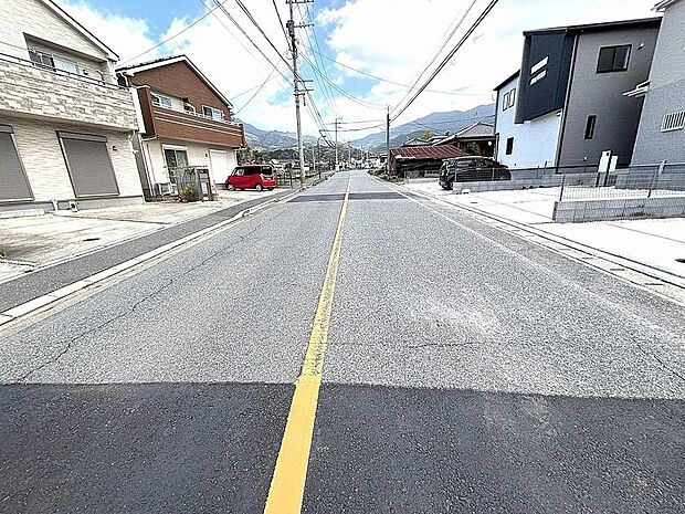 前面道路幅員9m以上で広々!駐車楽々+陽当たり良好+開放的♪