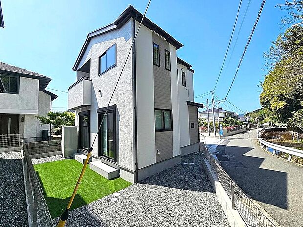 【A号棟】芝生のお庭付き♪