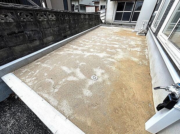BBQも楽しめるお庭付き！