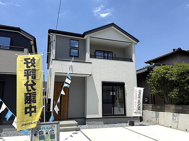 【2号棟】南道路で陽当たり良好!