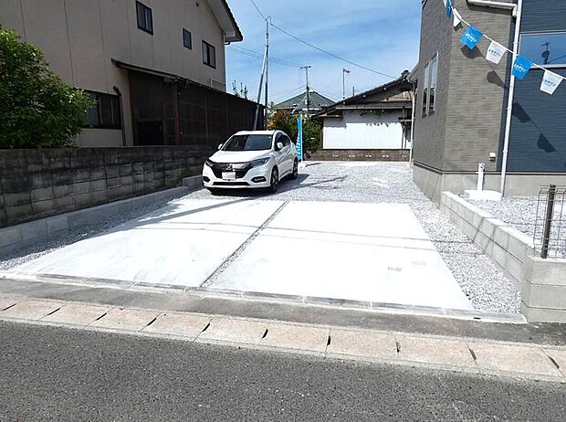 駐車4台可!