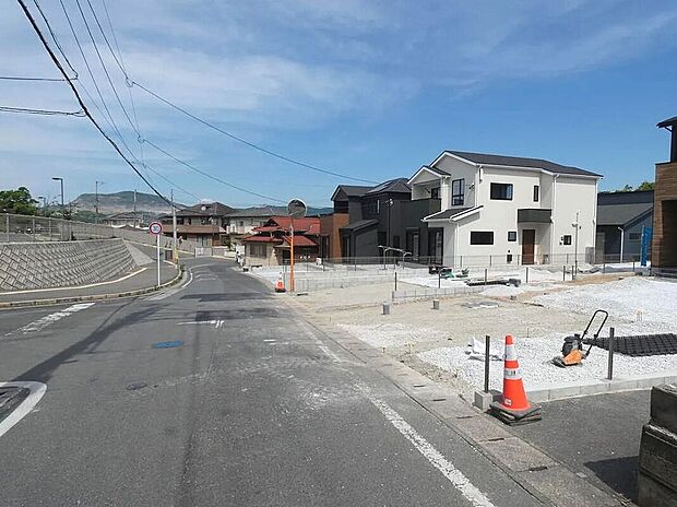 前面道路広々!