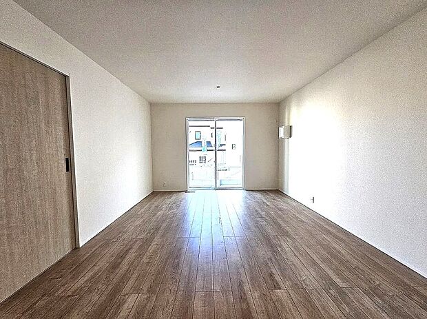 【【1号棟】リビング】南向きの明るいリビング♪