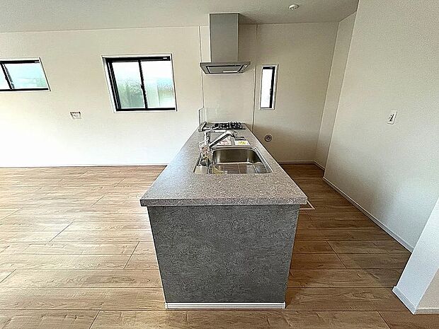 【キッチン】高級感のあるカウンターキッチン！