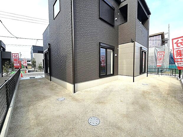 【【4号地】庭】ペットやお子様がのびのび遊べるお庭付き!