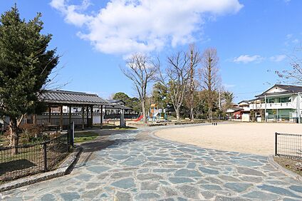 須賀公園 80ｍ(徒歩1分)
