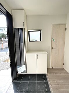【2号棟】玄関