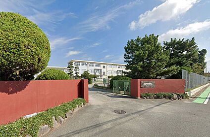 福岡市立和白中学校 300ｍ(徒歩4分)